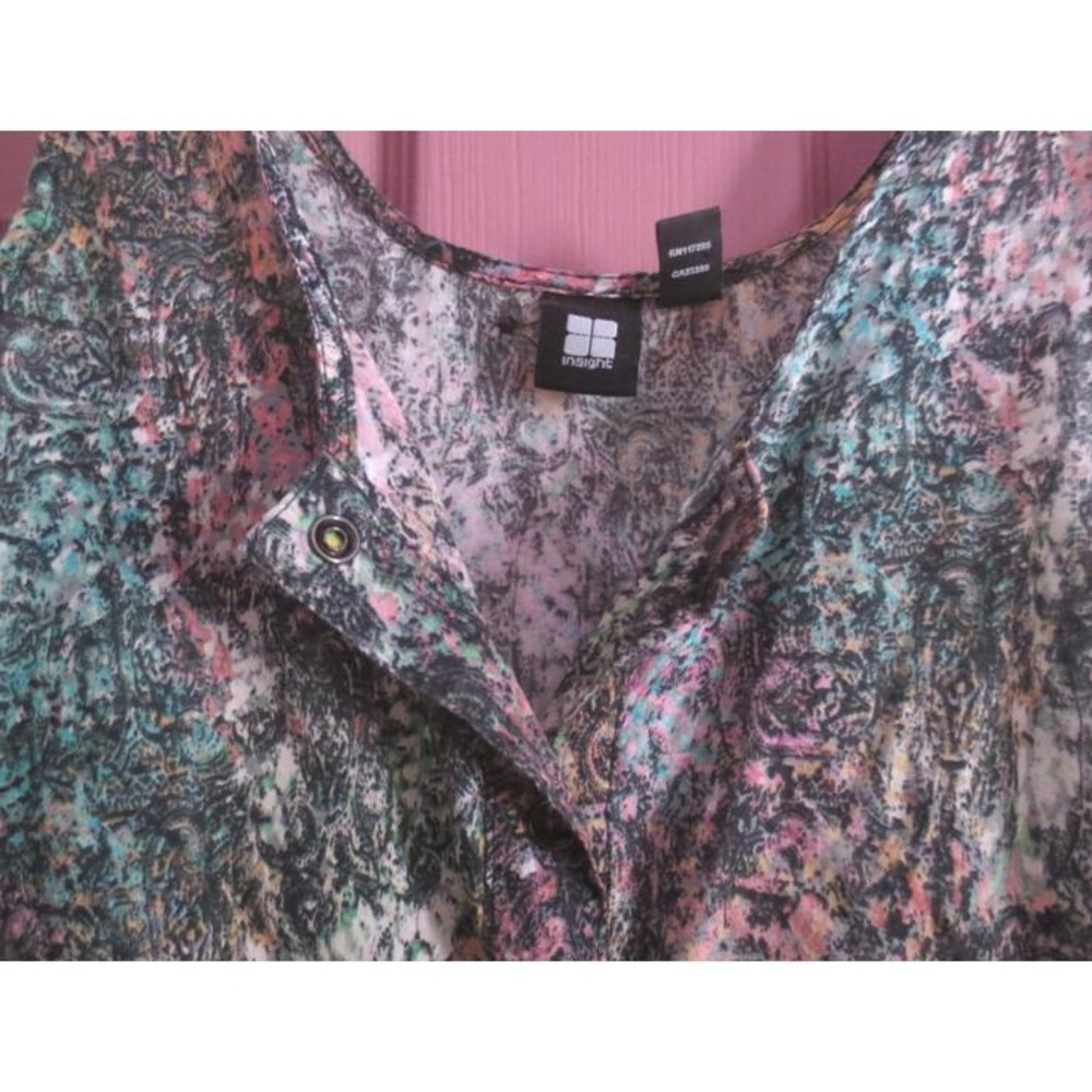 Pretty Insight Patterned Tank Top With Pockets - Picture 5 of 7